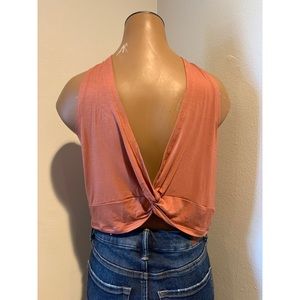 Twist back tank